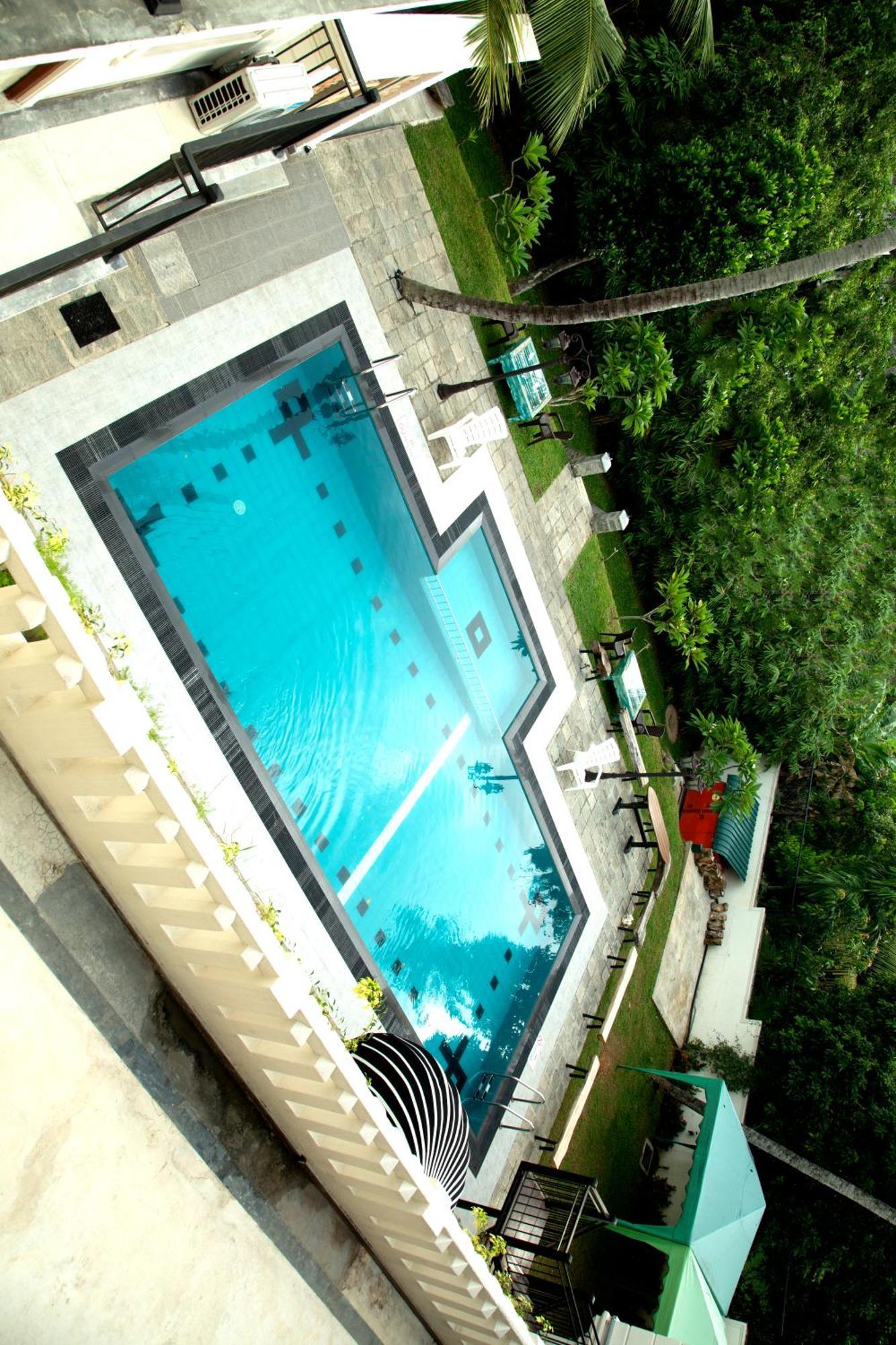 Forever City Hotel Kiribathgoda Exterior photo